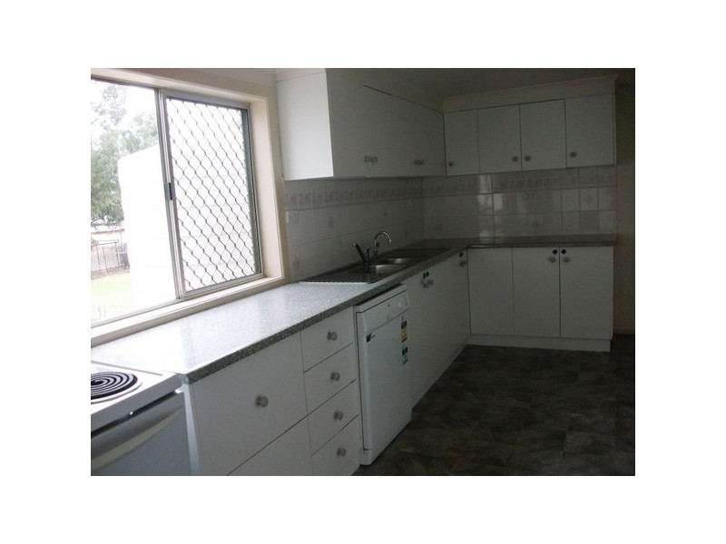 18 Conlon Street, Roma QLD 4455