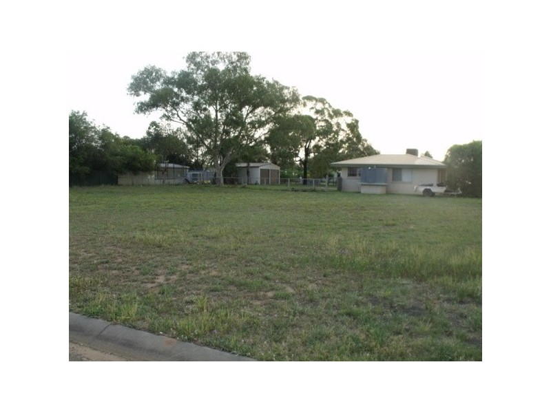 2 Edna Street, Roma QLD 4455