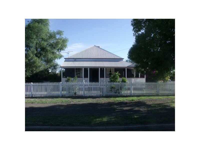 6 Twine Street, Roma QLD 4455