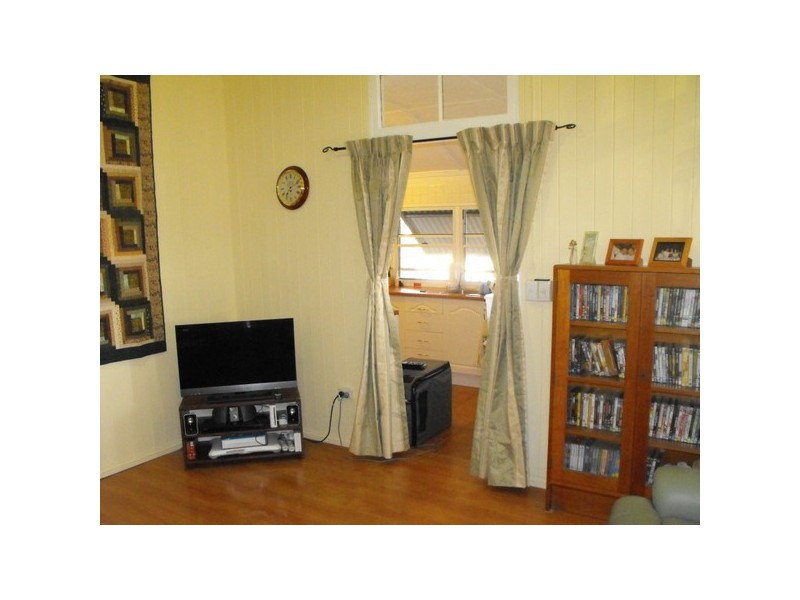 6 Twine Street, Roma QLD 4455