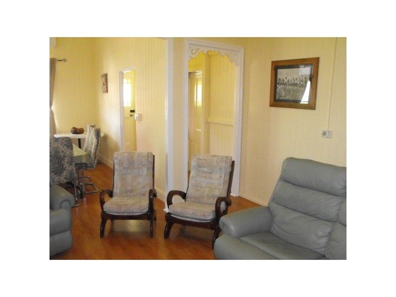 6 Twine Street, Roma QLD 4455