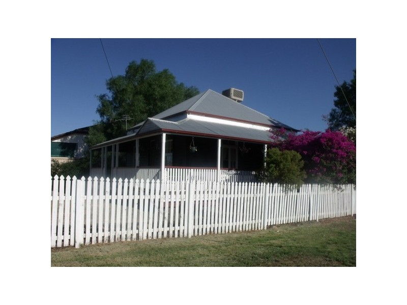 6 Twine Street, Roma QLD 4455