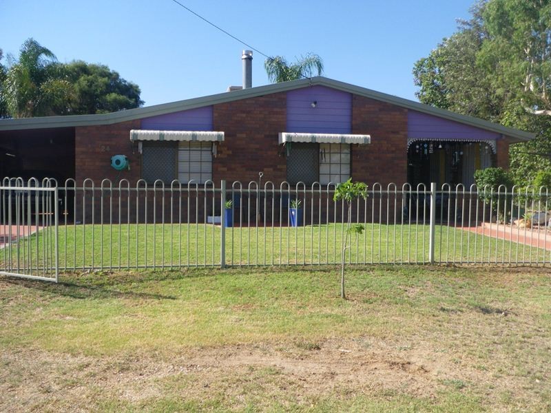 24 Edna Street, Roma QLD 4455