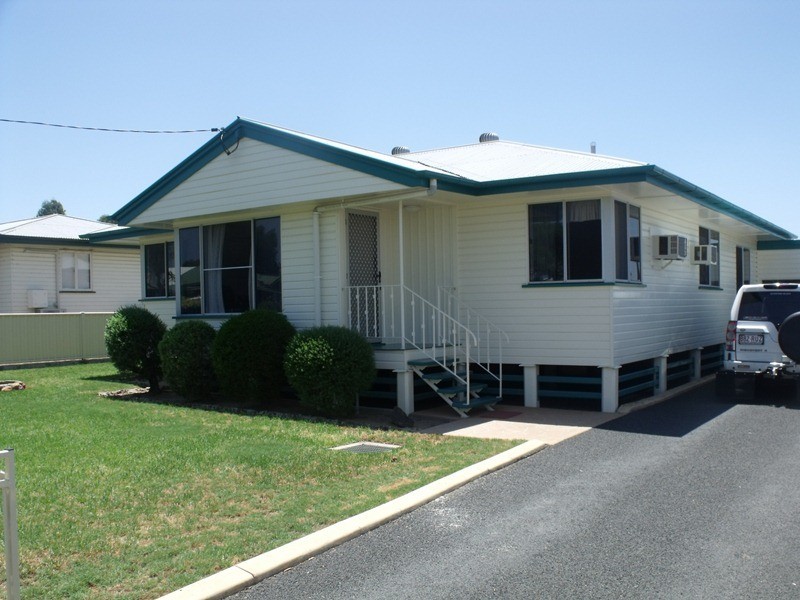 124 Currey Street, Roma QLD 4455