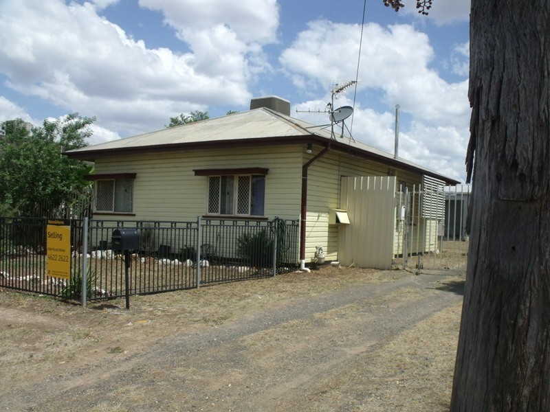 32 Twine Street, Roma QLD 4455