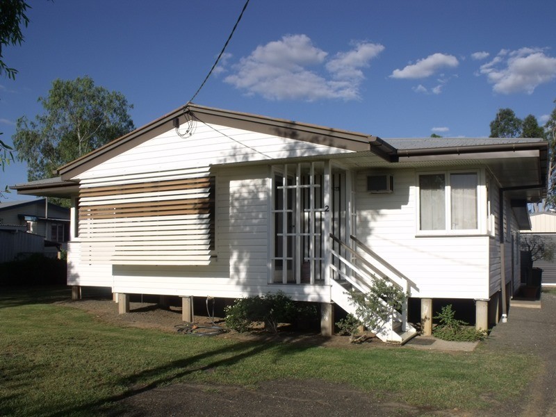2 Luff Street, Roma QLD 4455