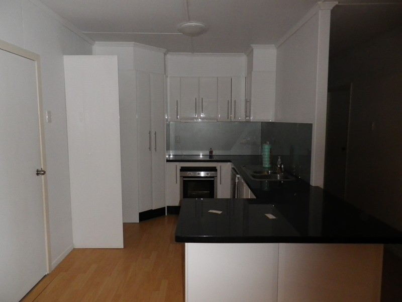 8 Saunders Street, Roma QLD 4455