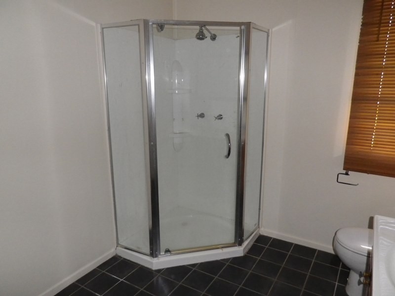 8 Saunders Street, Roma QLD 4455