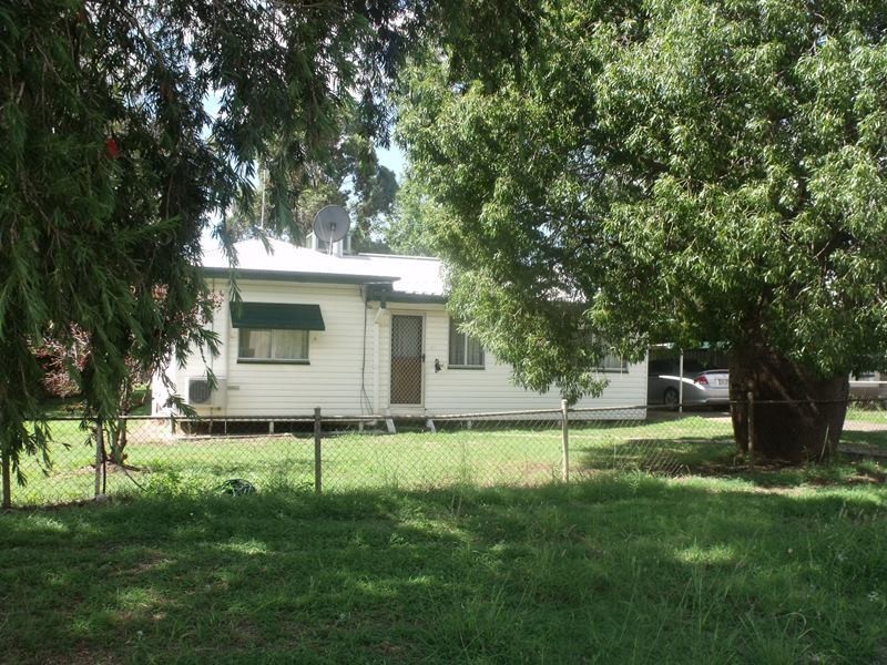 45 Robert Street, Surat QLD 4417