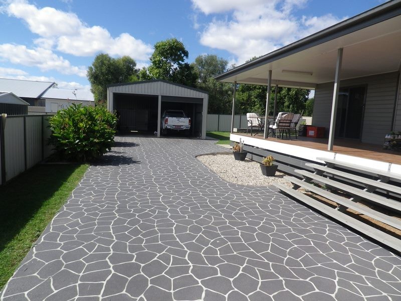 30 Robusta, Roma QLD 4455