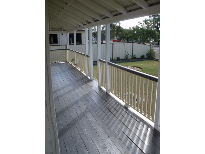 50 Raglan Street, Roma QLD 4455