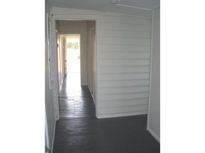 50 Raglan Street, Roma QLD 4455