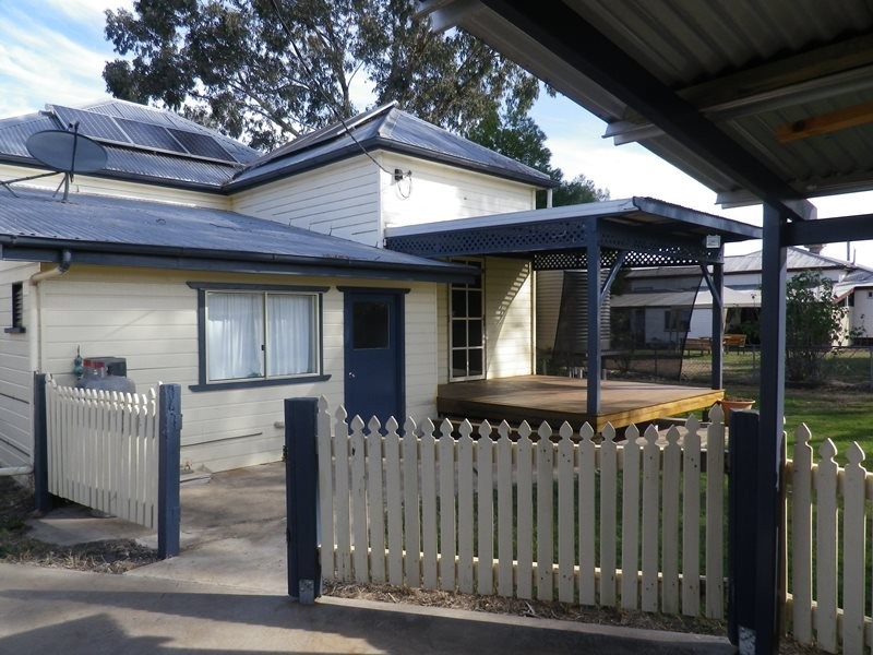 17 Lovell Street, Roma QLD 4455