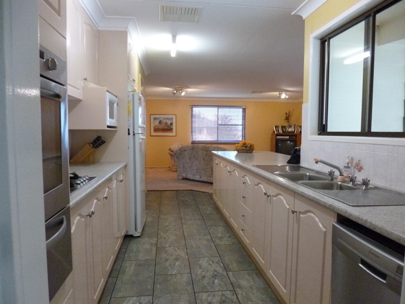 15 Everingham Avenue, Roma QLD 4455