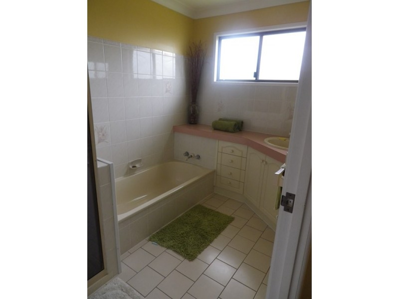 15 Everingham Avenue, Roma QLD 4455