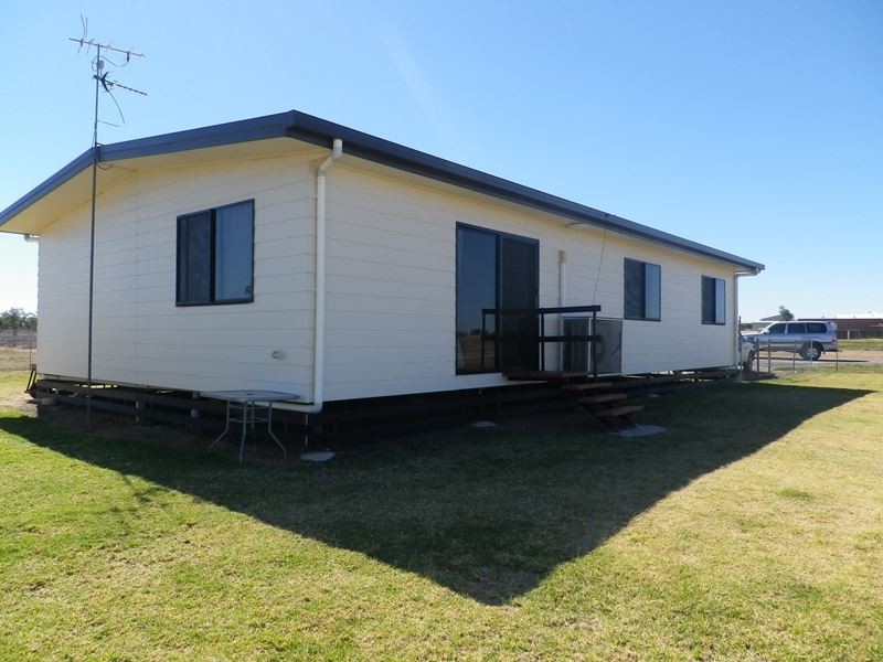 184 Bourne Drive, Roma QLD 4455