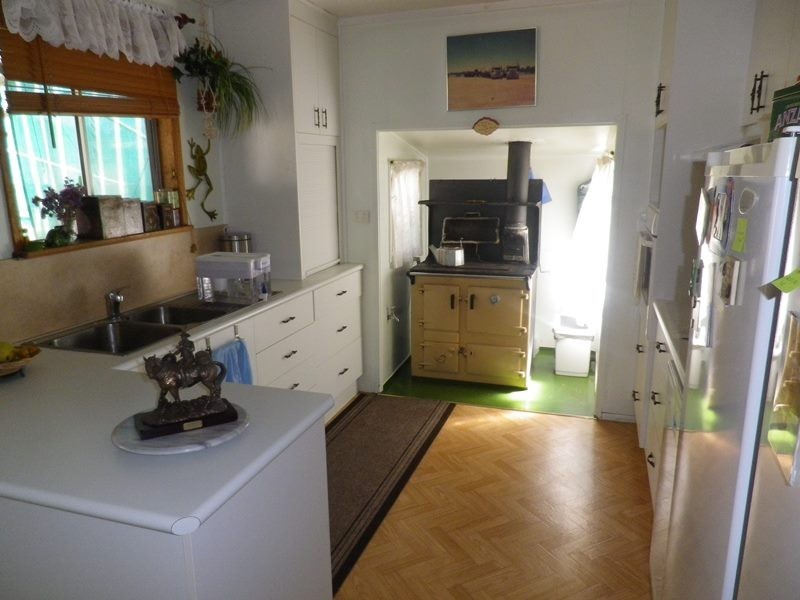 8 Queen Street, Roma QLD 4455