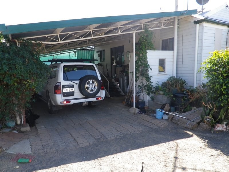 8 Queen Street, Roma QLD 4455