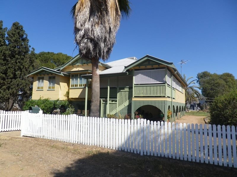 93-95 Quintin Street, Roma QLD 4455