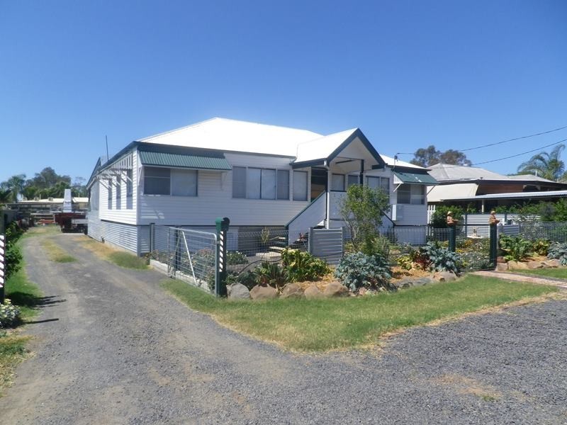 50 Feather Street, Roma QLD 4455