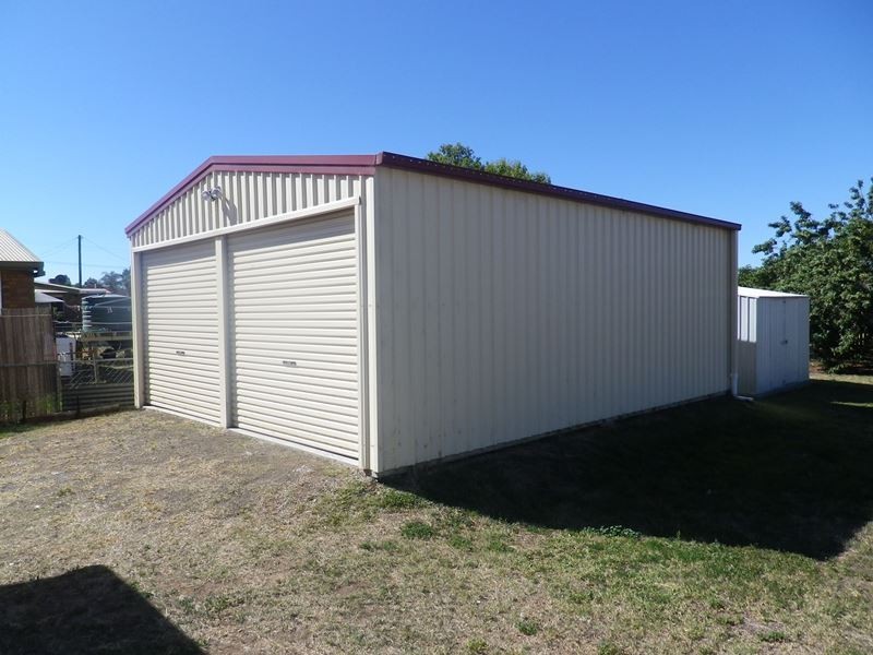 144 Currey Street, Roma QLD 4455