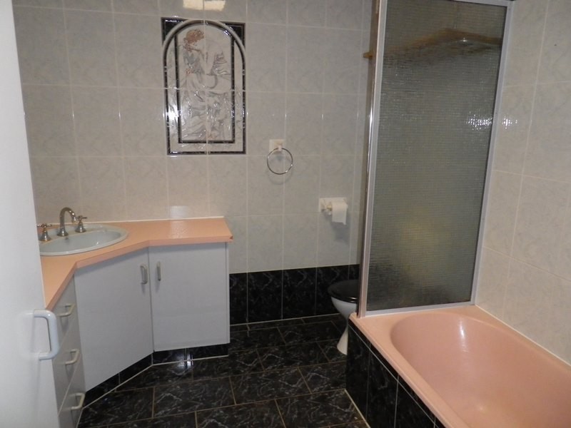 115 Miscamble Street, Roma QLD 4455