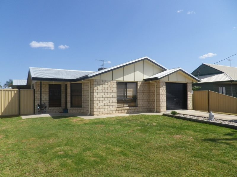 124 Bowen Street, Roma QLD 4455