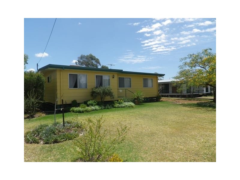 5 ELMER STREET, Roma QLD 4455
