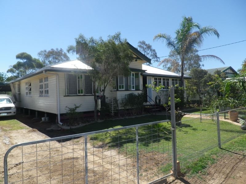 73 Hawthorne Street, Roma QLD 4455