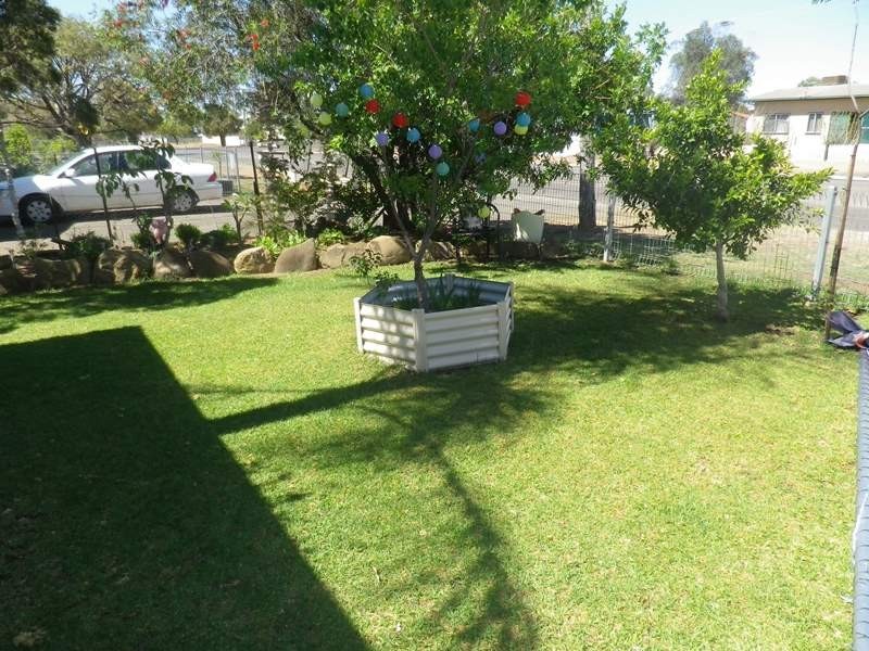 73 Hawthorne Street, Roma QLD 4455