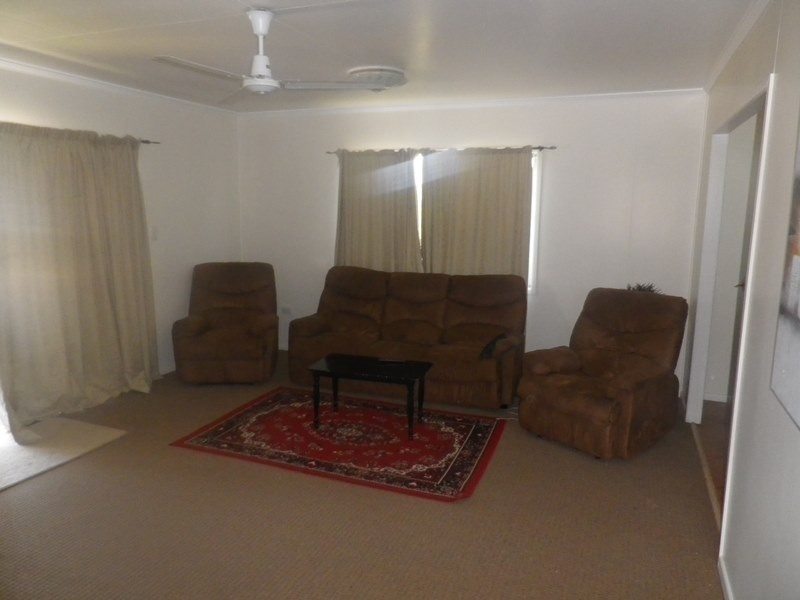 12 Taylor Street, Roma QLD 4455