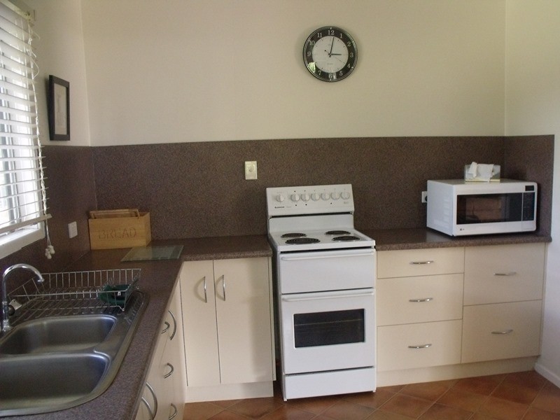 12 Taylor Street, Roma QLD 4455