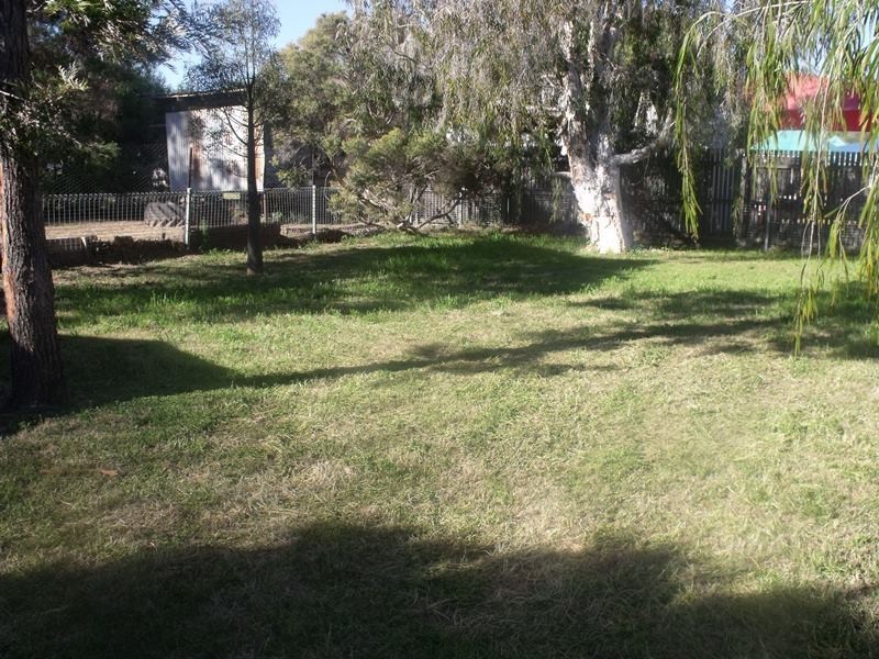 25 Lovell Street, Roma QLD 4455