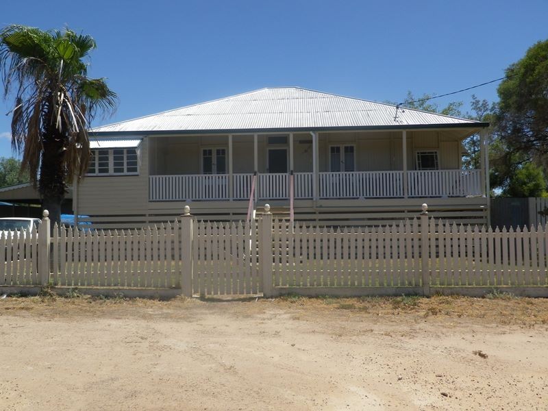 25 Miscamble Street, Roma QLD 4455