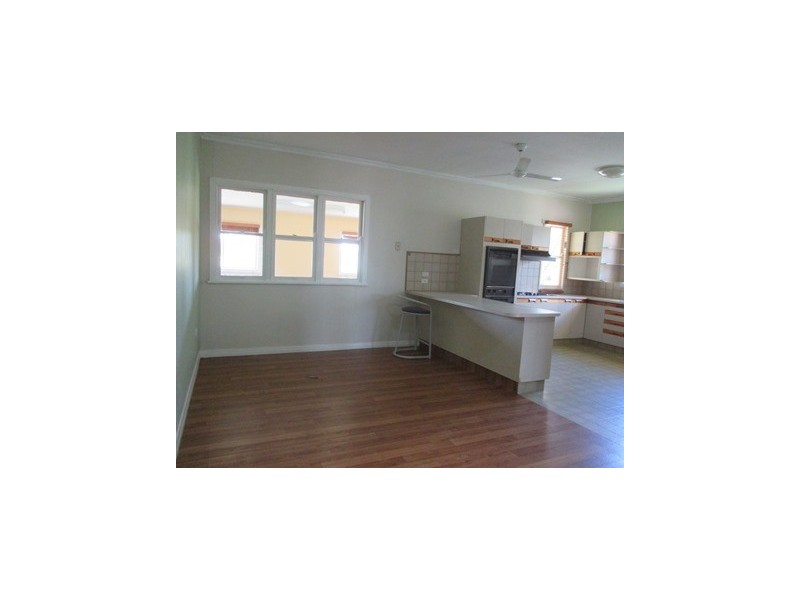 127 Clayton Road, Roma QLD 4455