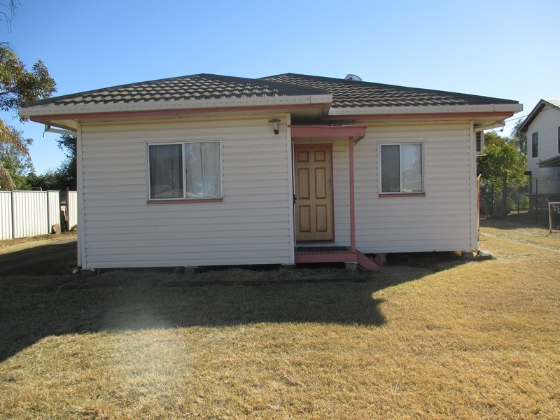 87 Hawthorne Street, Roma QLD 4455