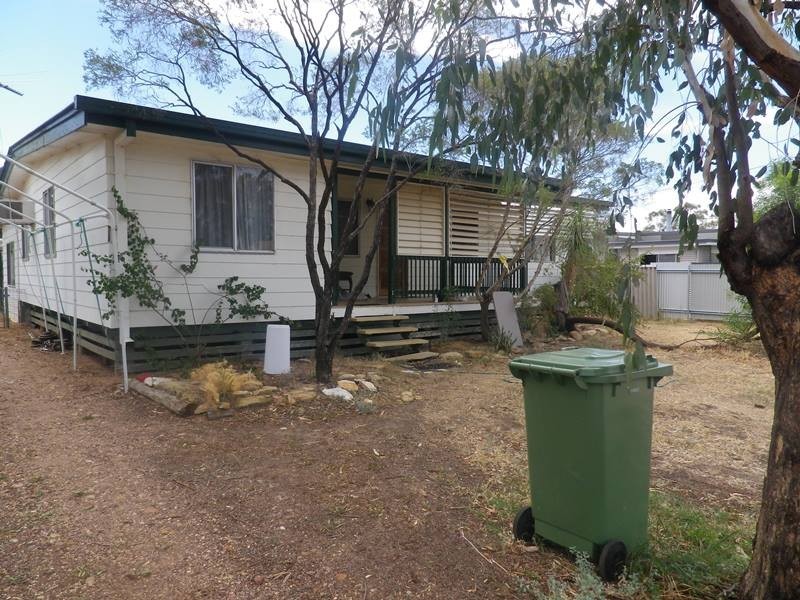 24 Wright Street, Roma QLD 4455