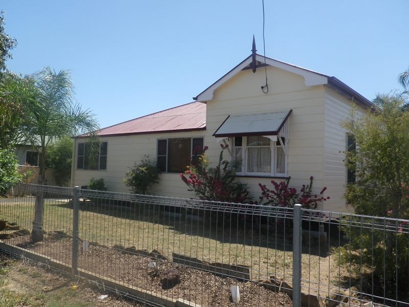 22 Feather Street, Roma QLD 4455