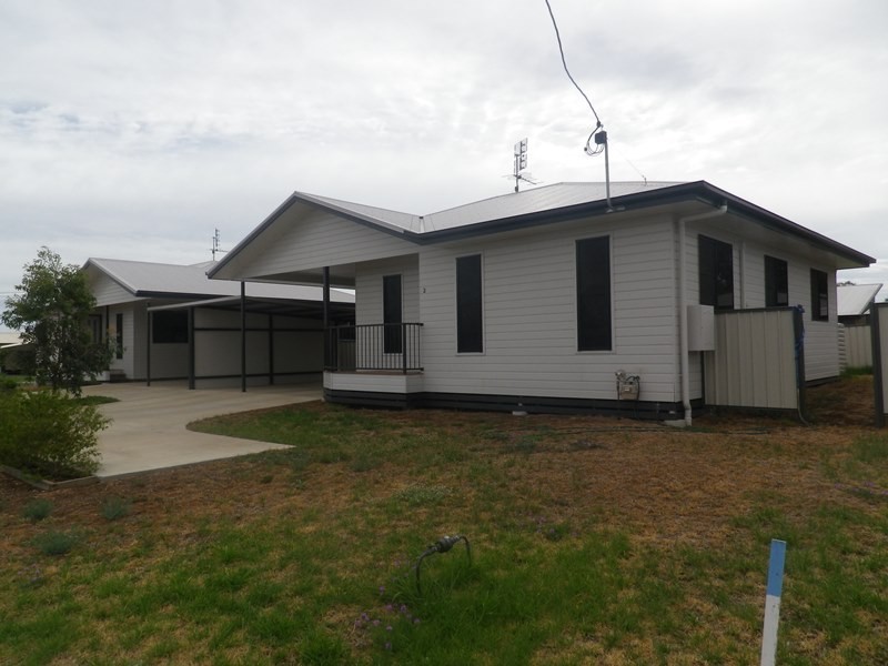 Unit 1 and 2 -26 Robusta Drive, Roma QLD 4455