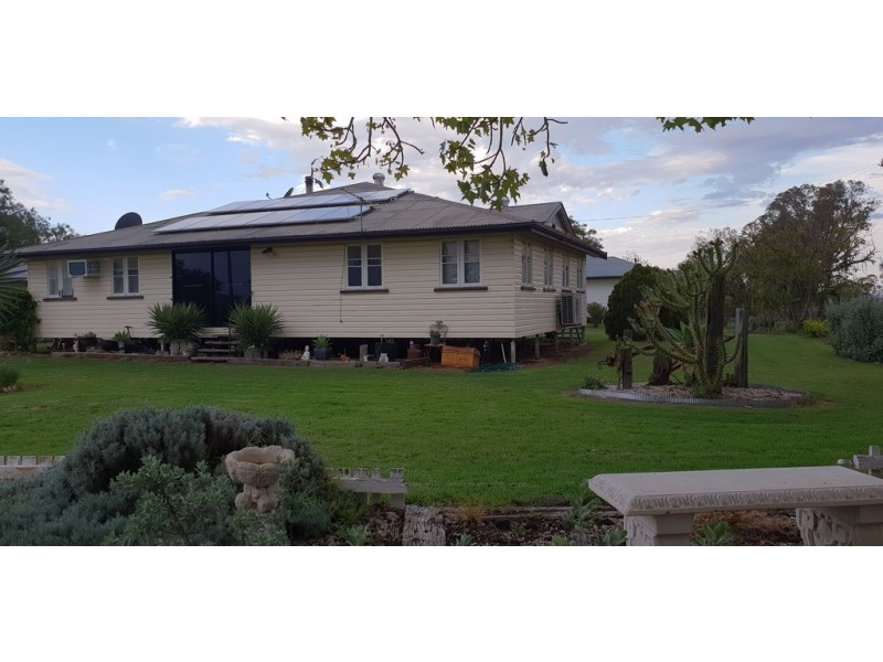 37 Russell Street, Wallumbilla QLD 4428