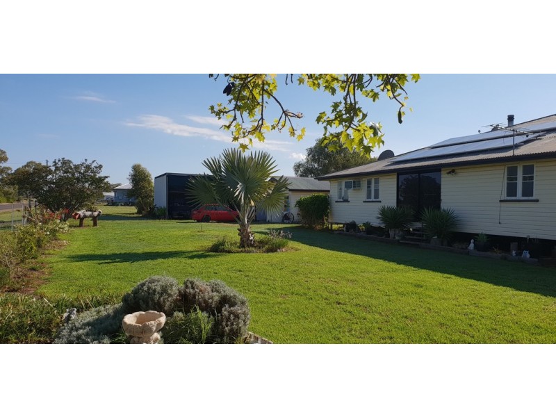 37 Russell Street, Wallumbilla QLD 4428