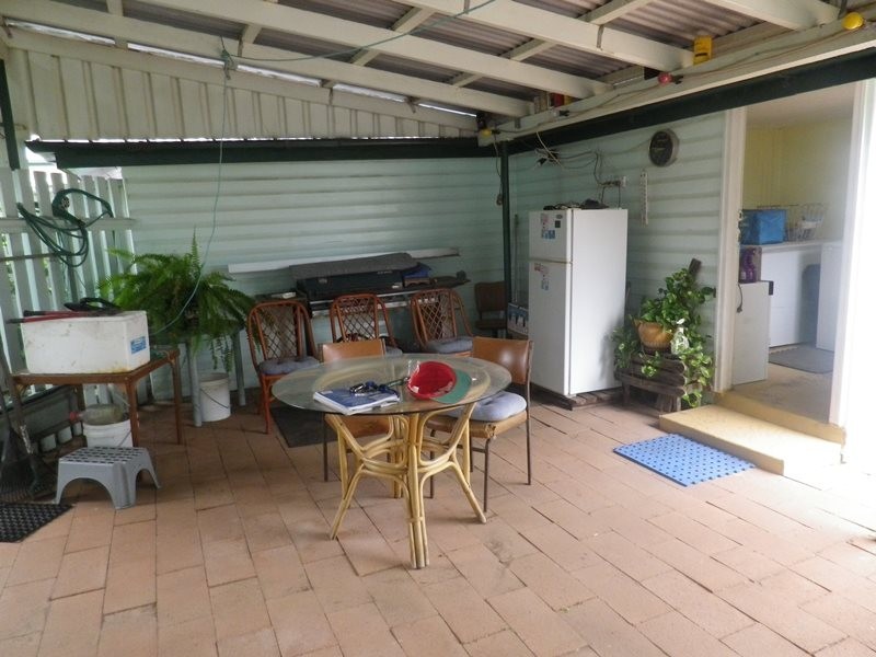 42 High Street, Wallumbilla QLD 4428