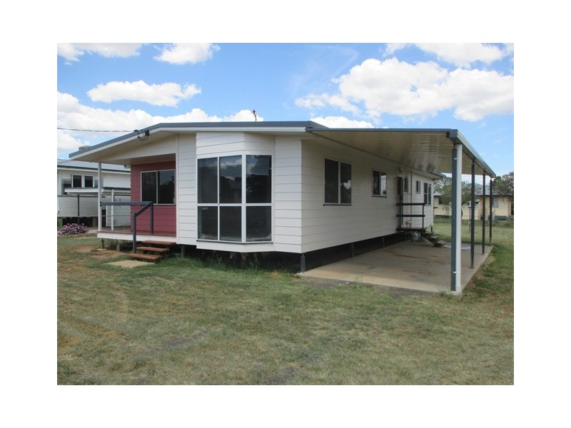 12 Luff Street, Roma QLD 4455