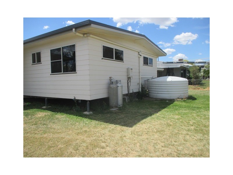12 Luff Street, Roma QLD 4455