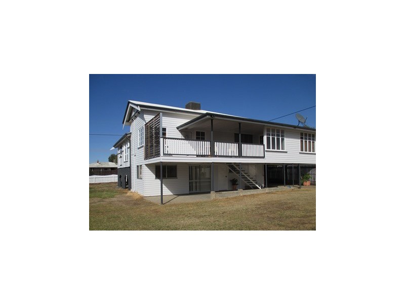 39 Bowen Street, Roma QLD 4455