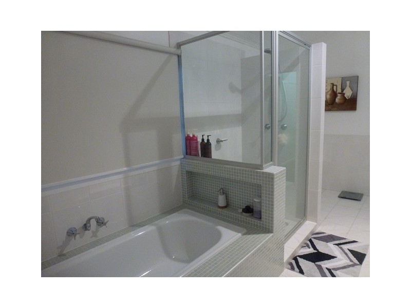 39 Bowen Street, Roma QLD 4455