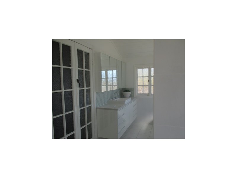 39 Bowen Street, Roma QLD 4455