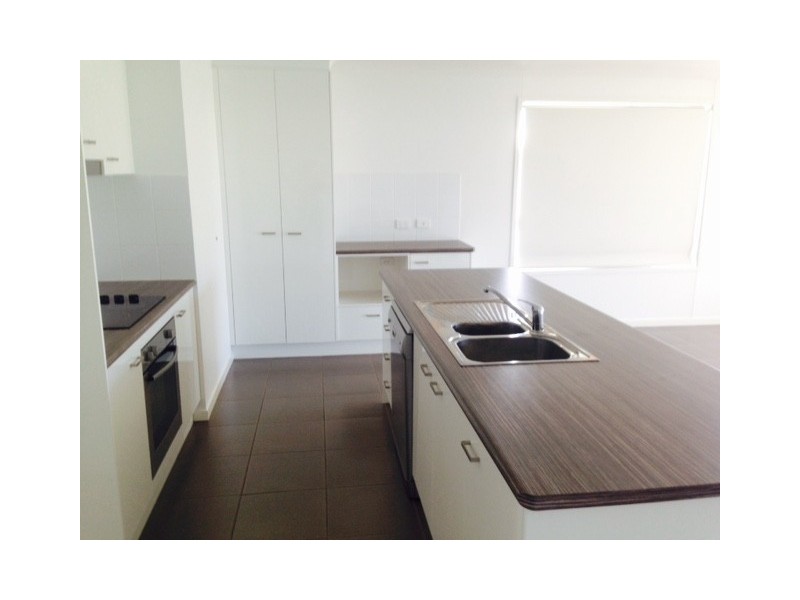 42 Howard Street, Roma QLD 4455