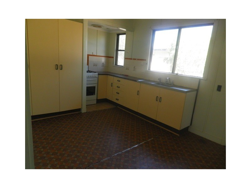 8 CRAWFORD STREET, Roma QLD 4455