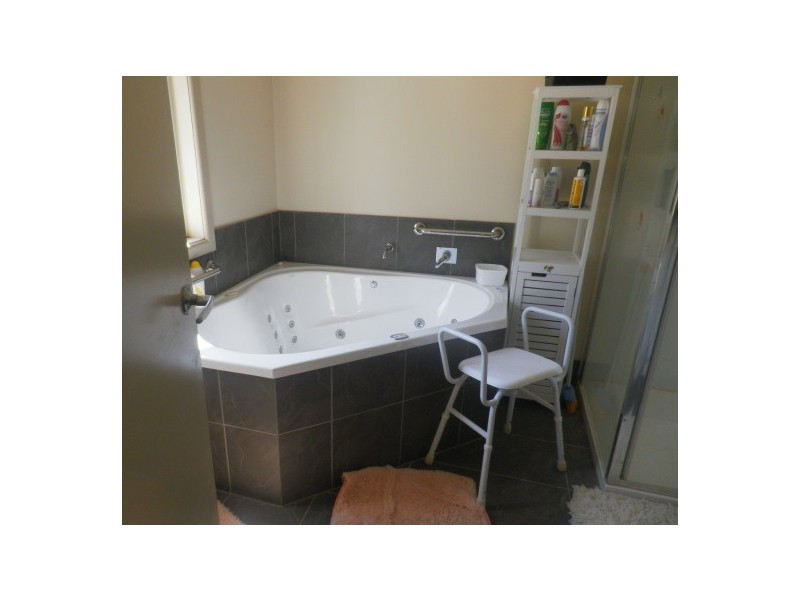 15 Elizabeth Street, Mitchell QLD 4465